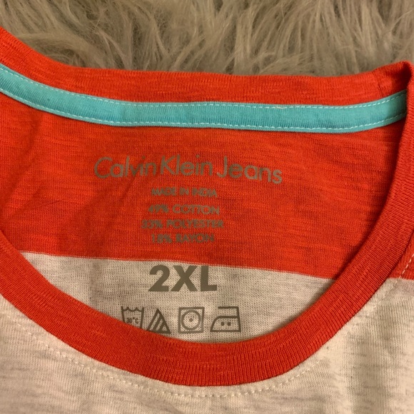 NWT Calvin Klein T Shirt - Picture 4 of 4